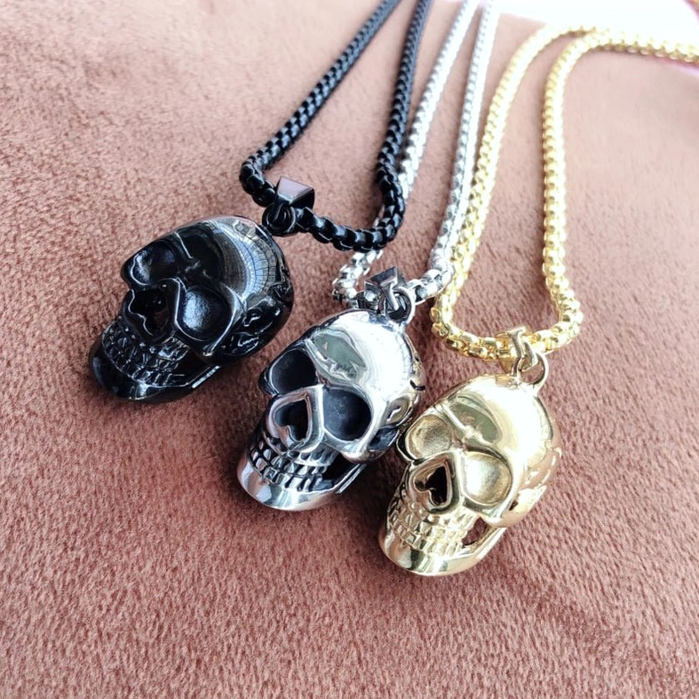 Unisex gothic skull pendant necklace black finish with O-chain detail on white background