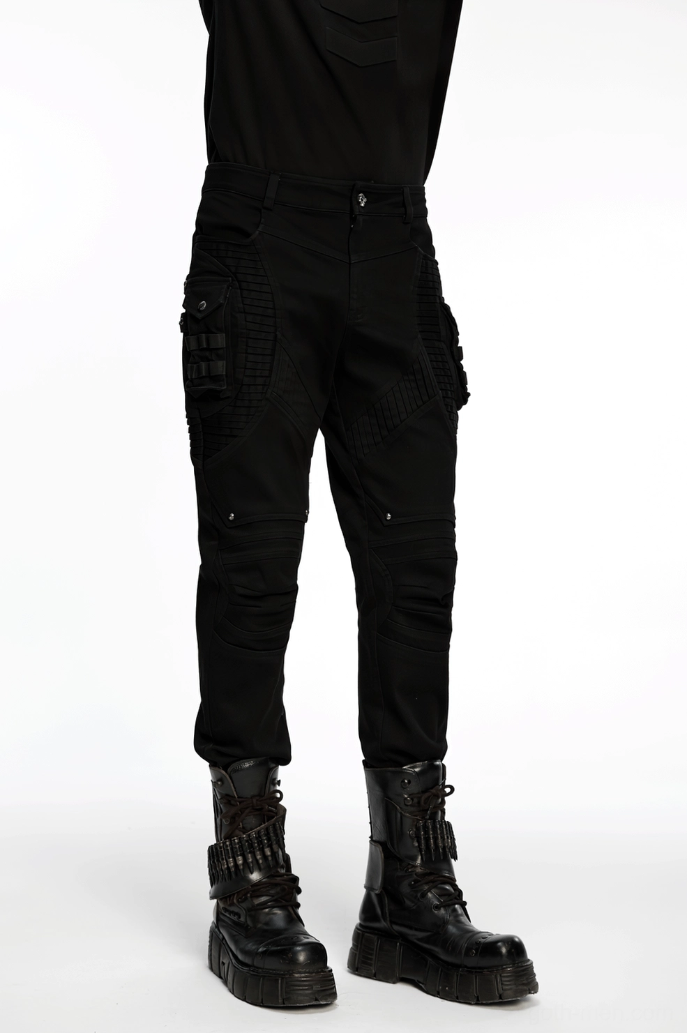 Black pleated techwear pants size guide reference with measurement indicators