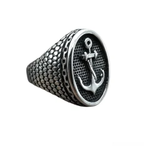 Vintage blackened silver anchor ring side profile - alternative jewelry with detailed chain scale pattern