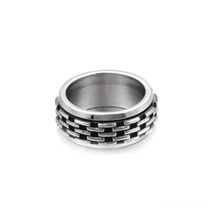 Overhead front view of 925 sterling silver gothic chain link ring with aged dark patina and polished silver highlights