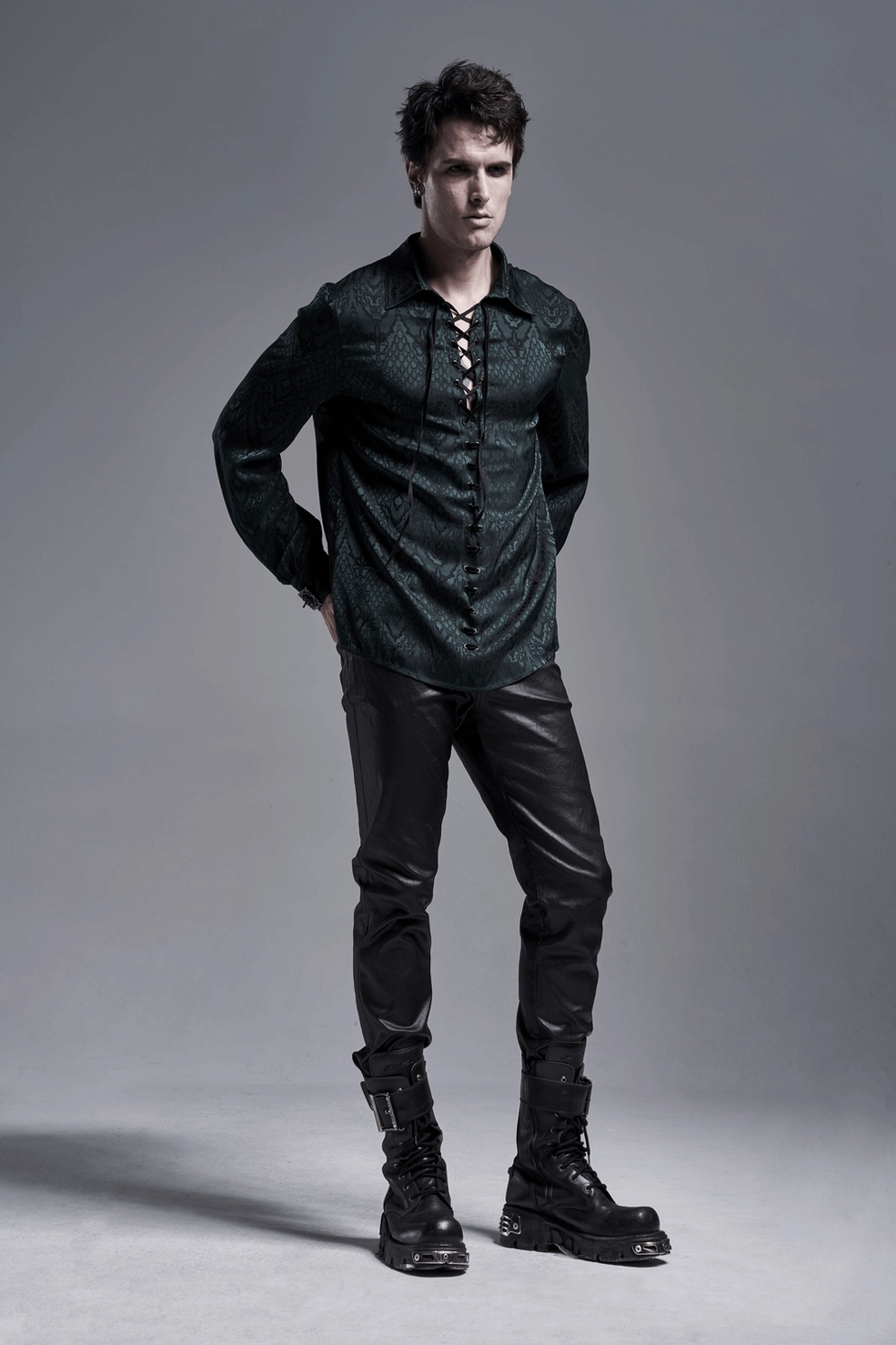 Detailed view of Gothic Shirt shoulder and upper back jacquard weave with tailored construction