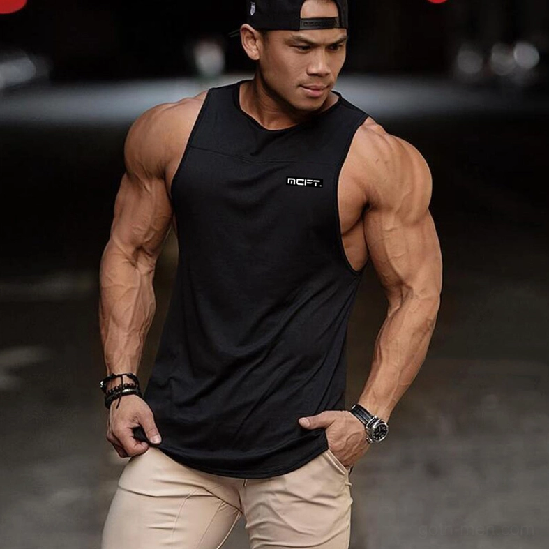 Sleeveless tank top for men with o-neck crew neckline detail close-up