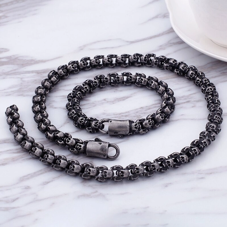 Gothic skull bracelet spring ring clasp mechanism showing secure fastening for stainless steel chain