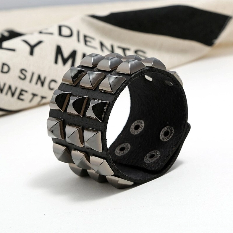 Gothic spike studded leather cuff bracelet measurement guide - sizing reference