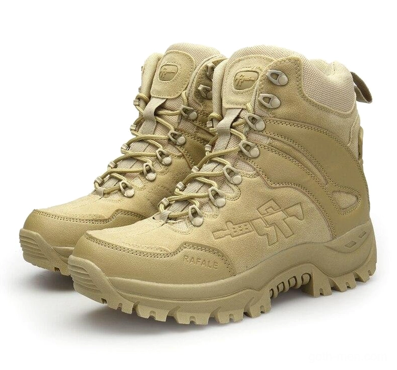 Tactical combat boots for men featuring reinforced heel and platform-inspired silhouette