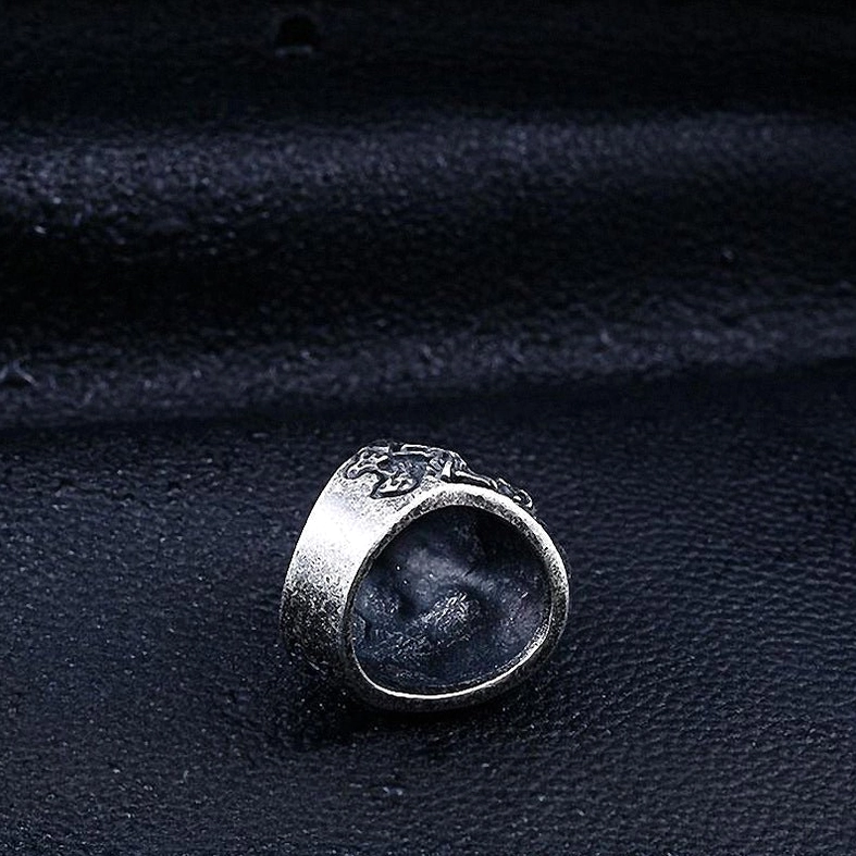 Triple skull gothic ring alternative angle view of center skull features