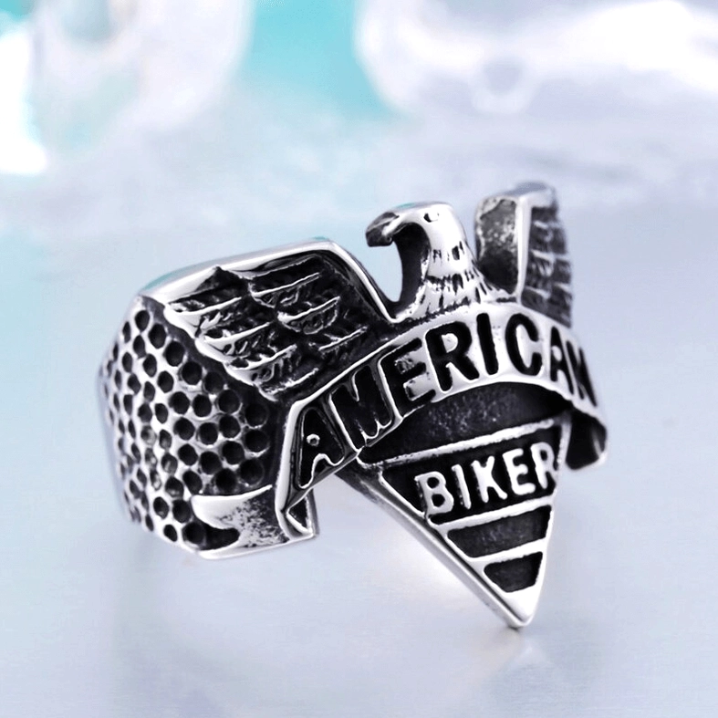 Gothic eagle ring two-tone design emphasis showing gold and silver metal blending